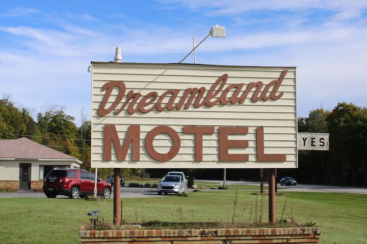 Adoba Dreamland Gulliver Michigan