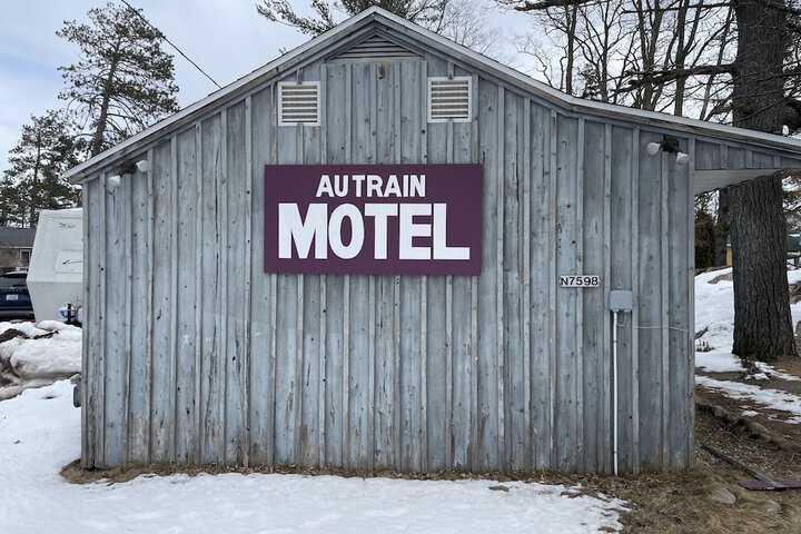 Autrain Michigan Lodging