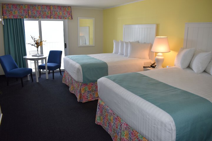 Breakers Resort St. Ignace Rooms