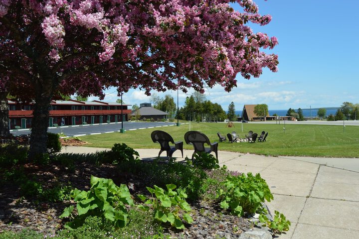 Cedar Hill Lodge St. Ignace