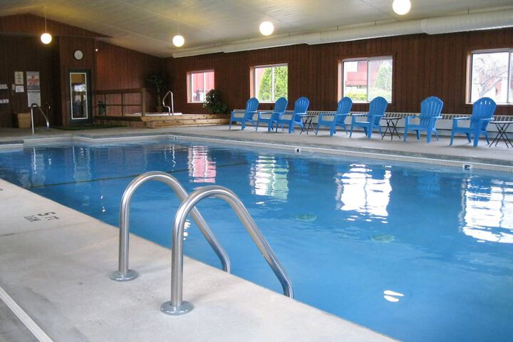 Cedar Hill Lodge St. Ignace Pool