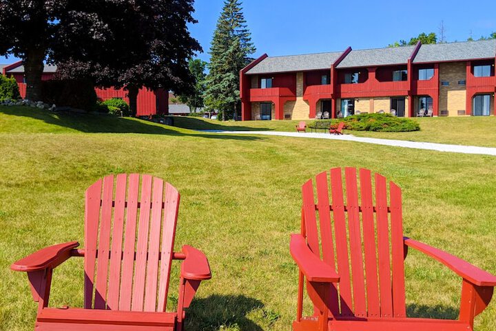 Cedar Hill Lodge St. Ignace Michigan Hotel