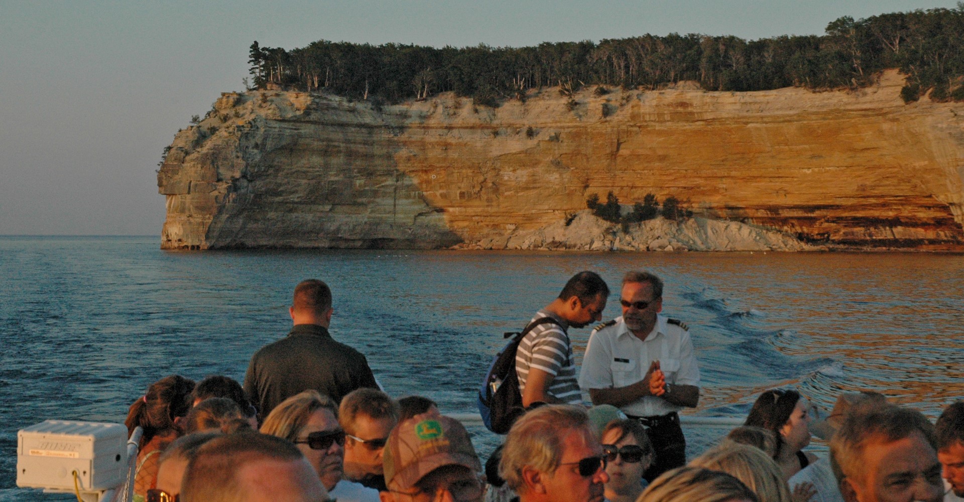 Pictured Rocks Boat Tours